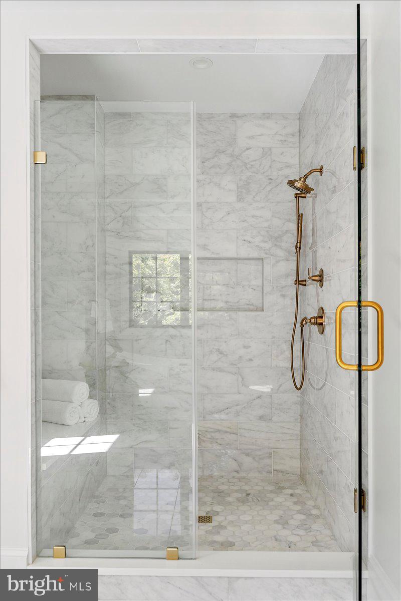 THE HAMLET - Residential Lease