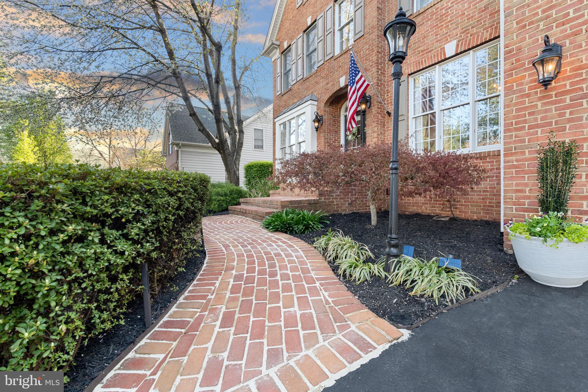 5620 SHOAL CREEK DRIVE