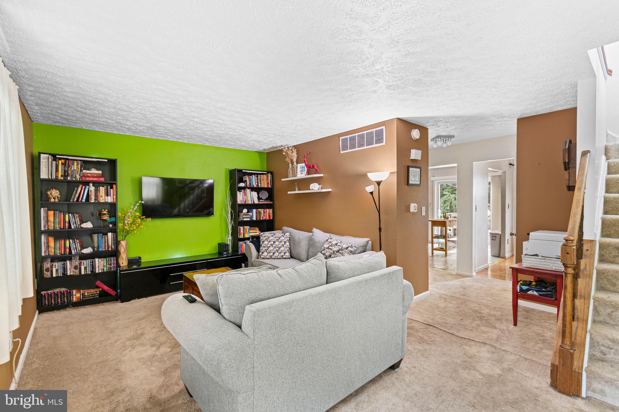 1238 HOLMESPUN DRIVE