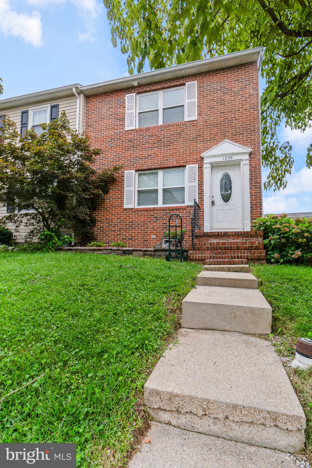 1238 HOLMESPUN DRIVE