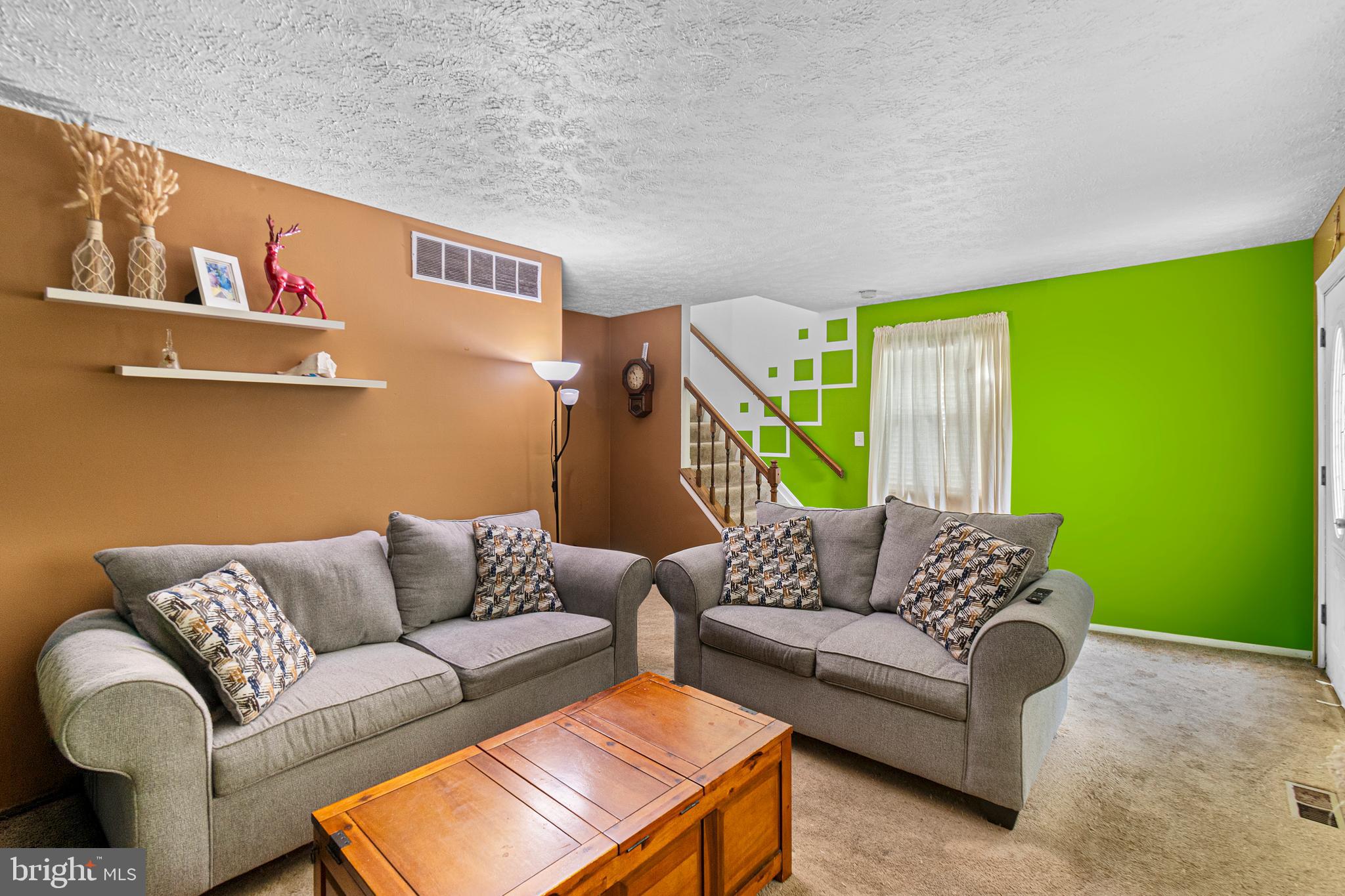 1238 HOLMESPUN DRIVE