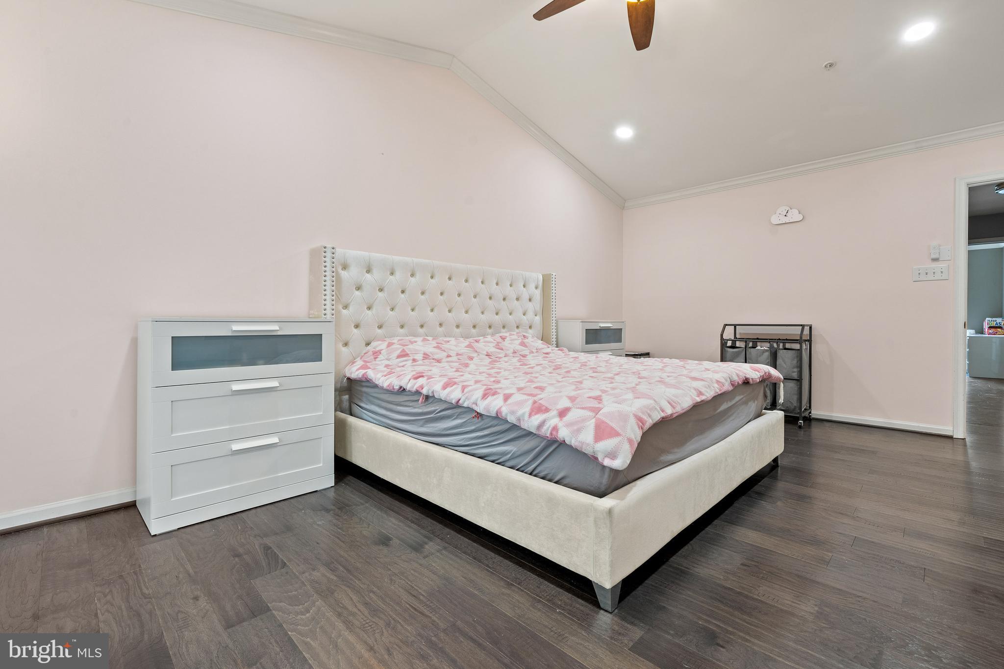 COLLEGE HILLS - Residential