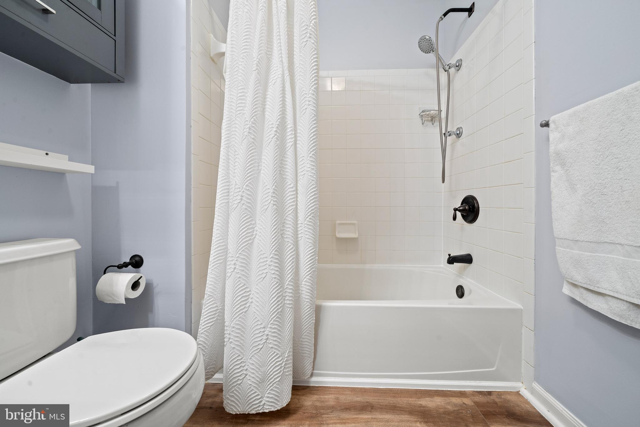 COLLEGE HILLS - Residential