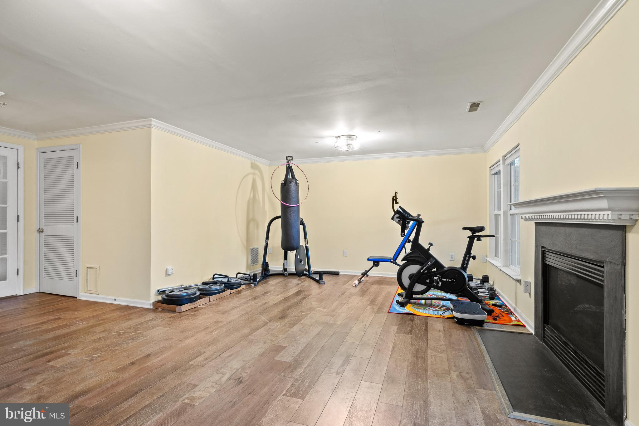 COLLEGE HILLS - Residential