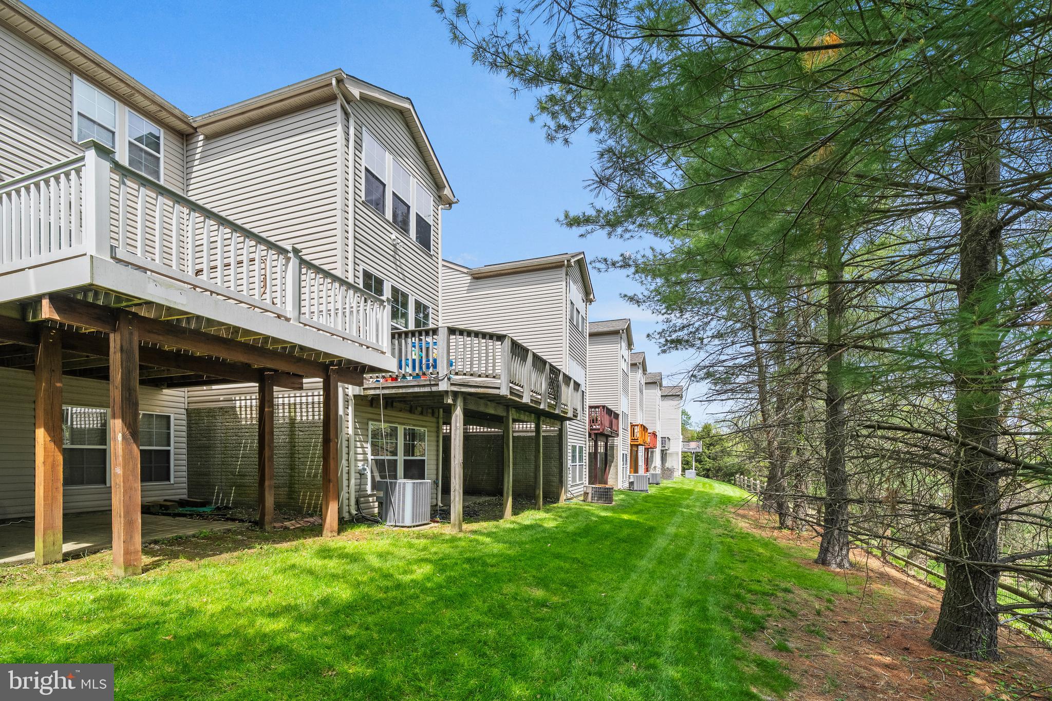 COLLEGE HILLS - Residential