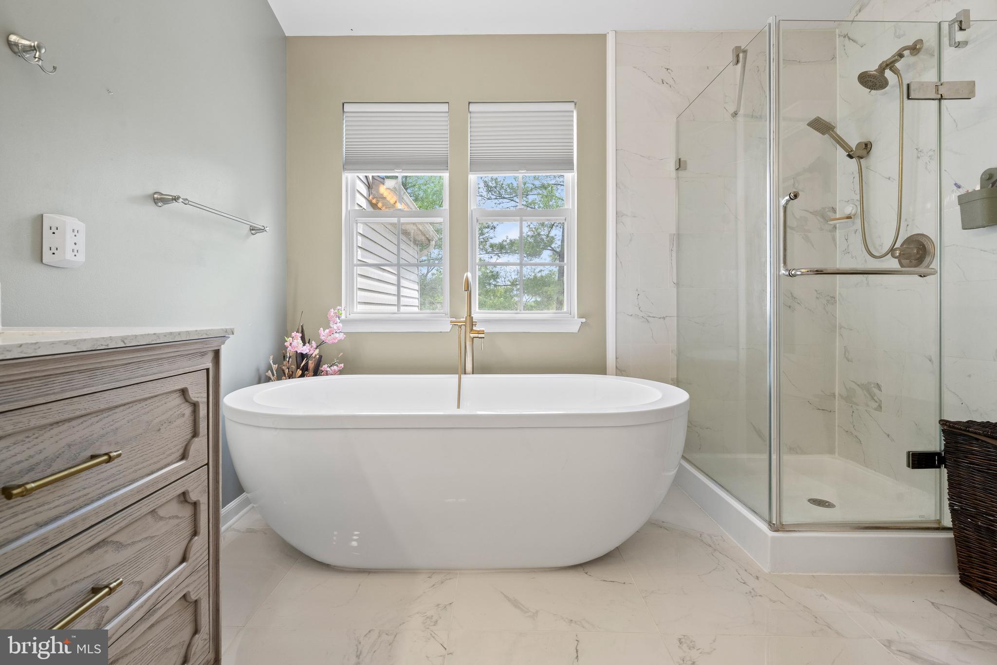 COLLEGE HILLS - Residential