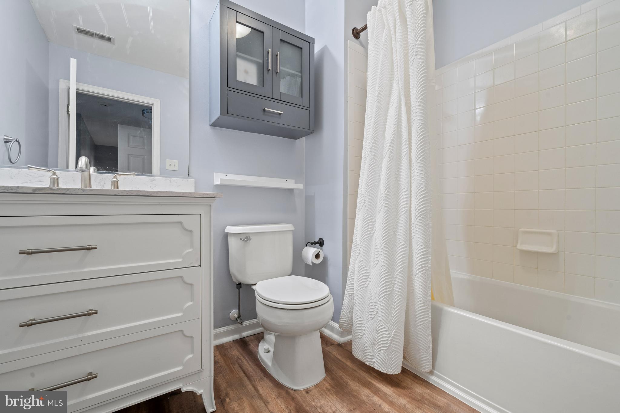 COLLEGE HILLS - Residential