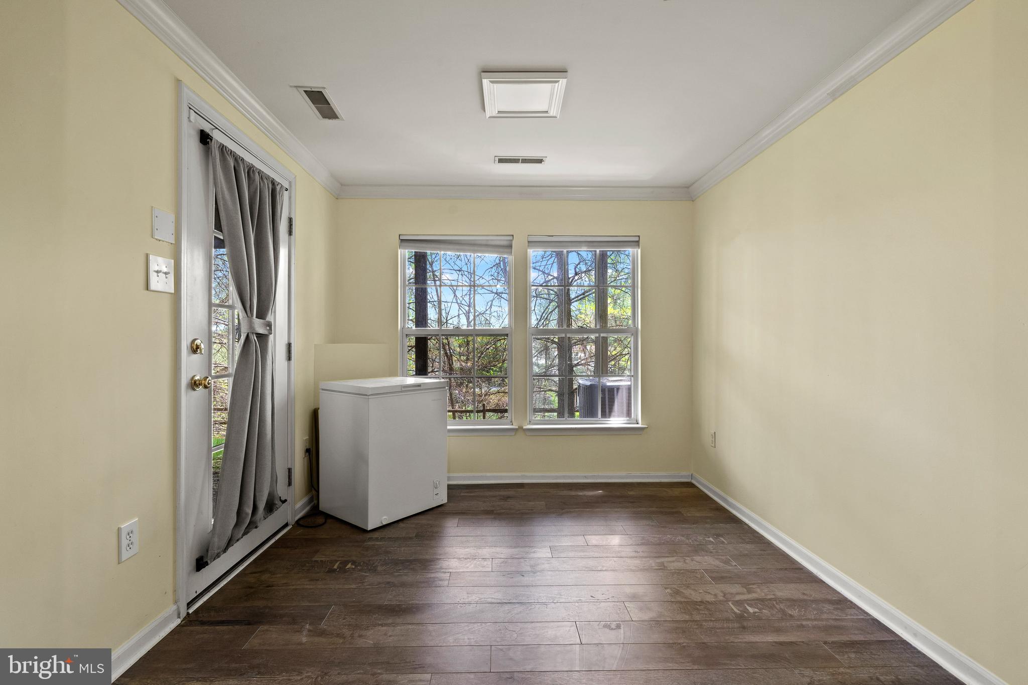 COLLEGE HILLS - Residential