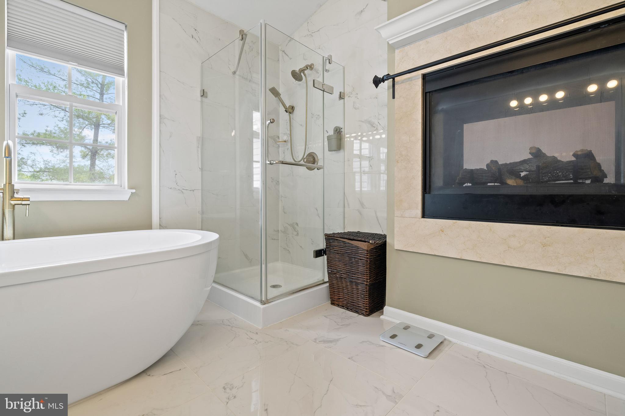 COLLEGE HILLS - Residential