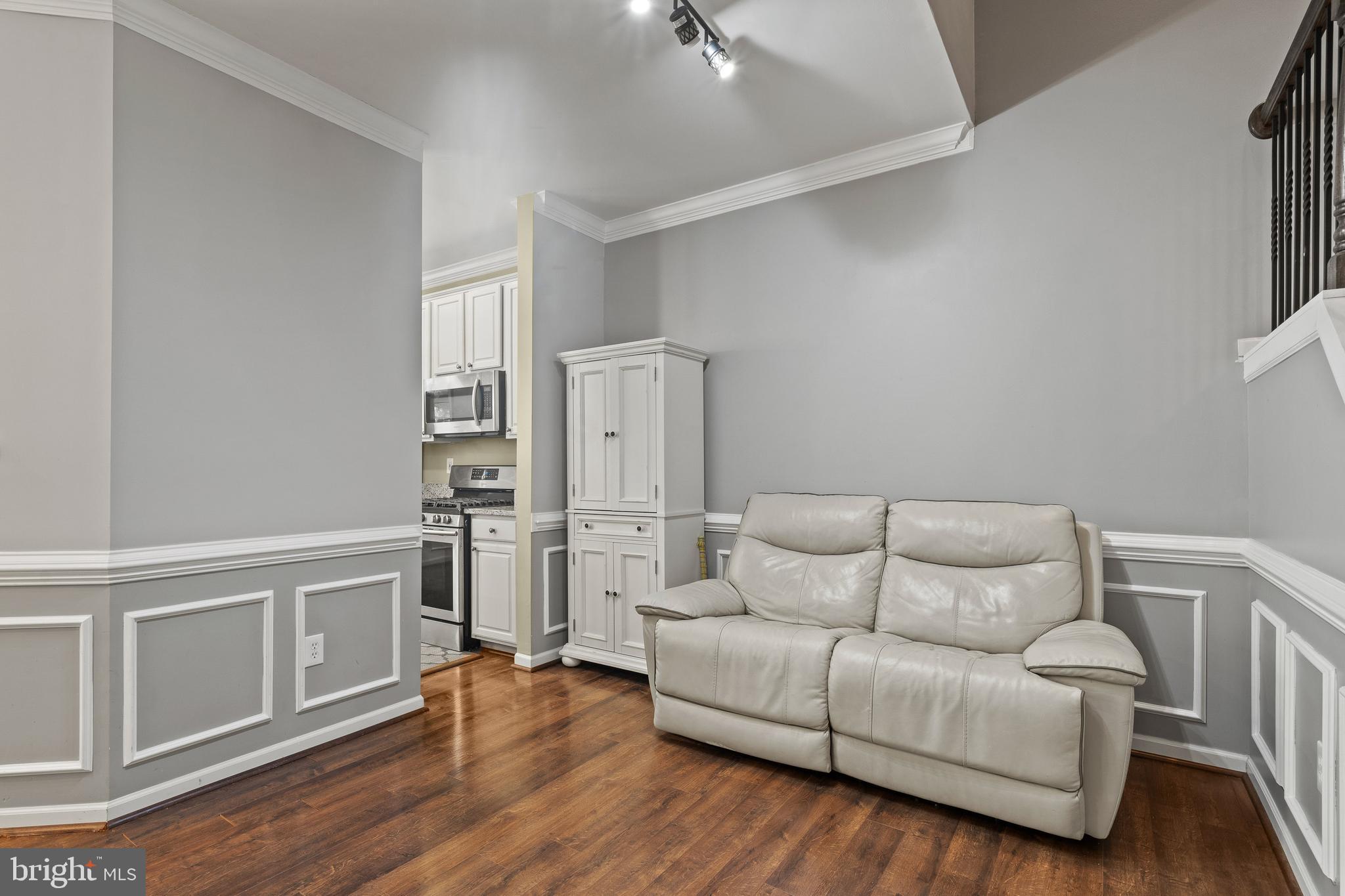 COLLEGE HILLS - Residential