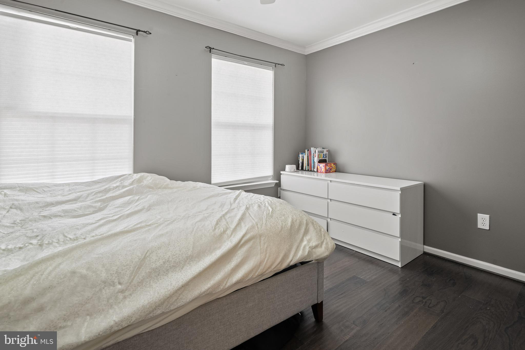 COLLEGE HILLS - Residential