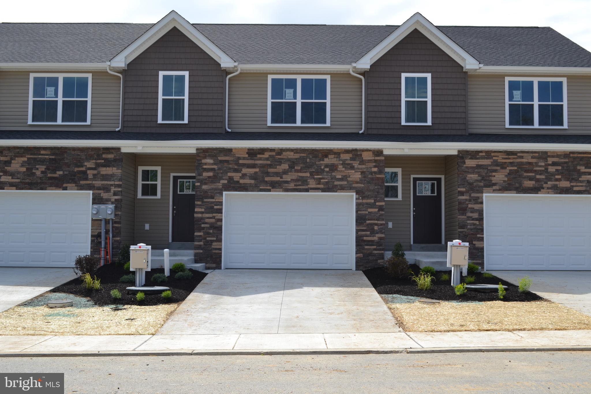 HAWKSTONE VILLAGE - Residential