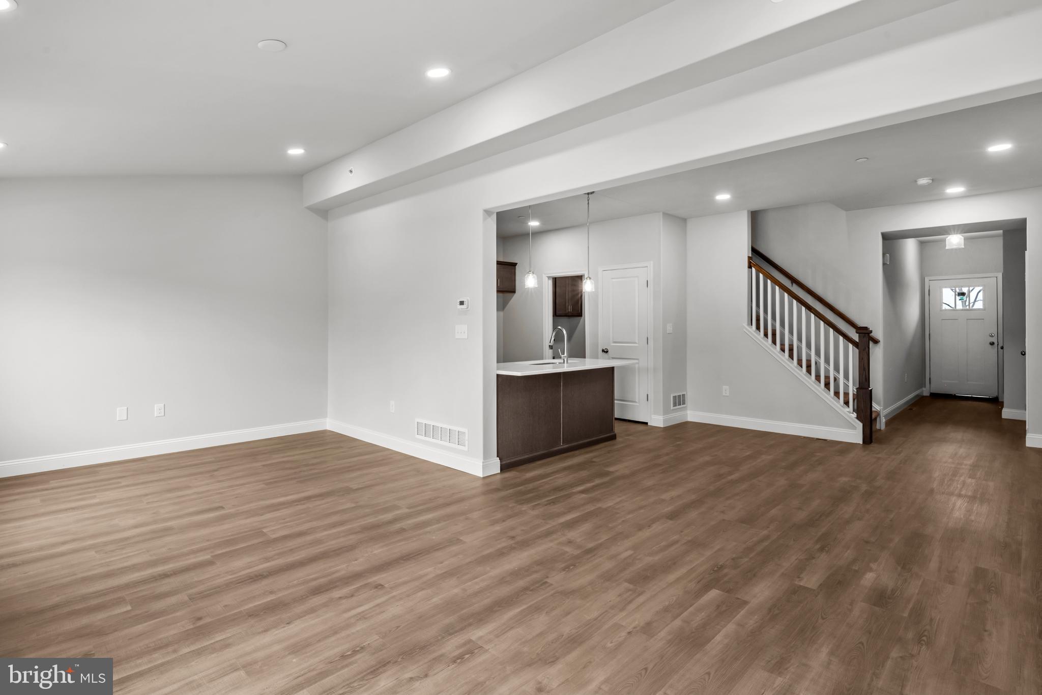 HAWKSTONE VILLAGE - Residential