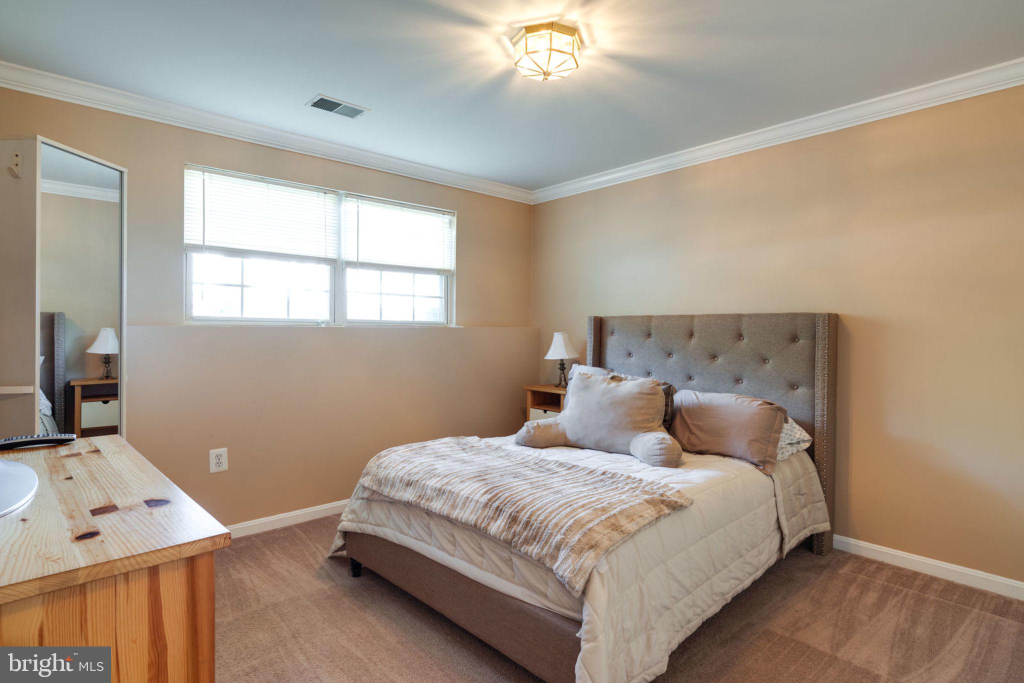 LAKECREST - Residential