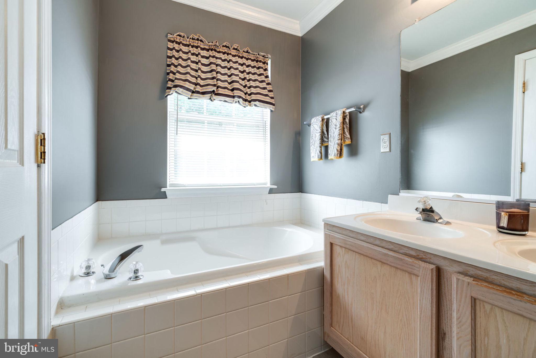 LAKECREST - Residential