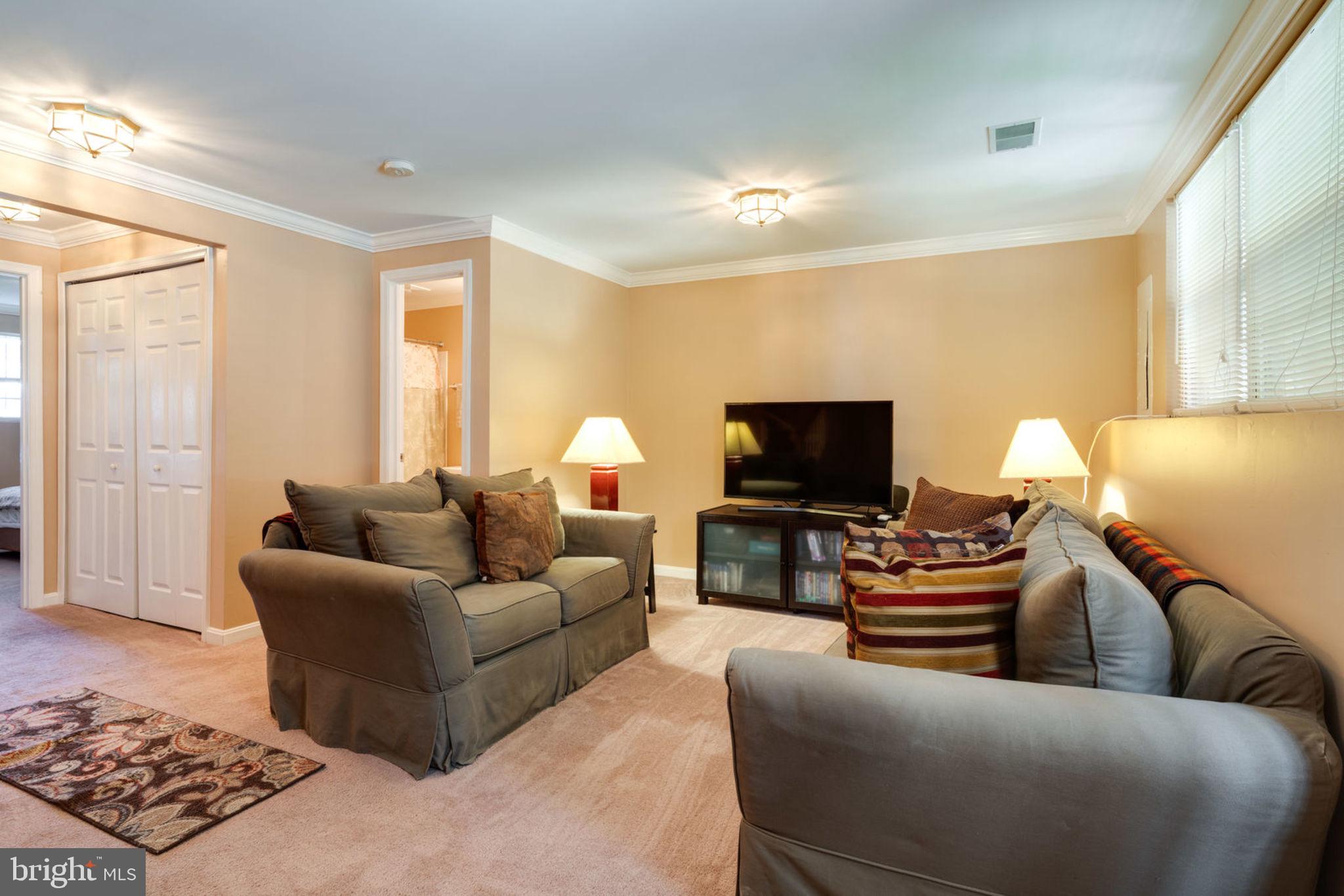 LAKECREST - Residential