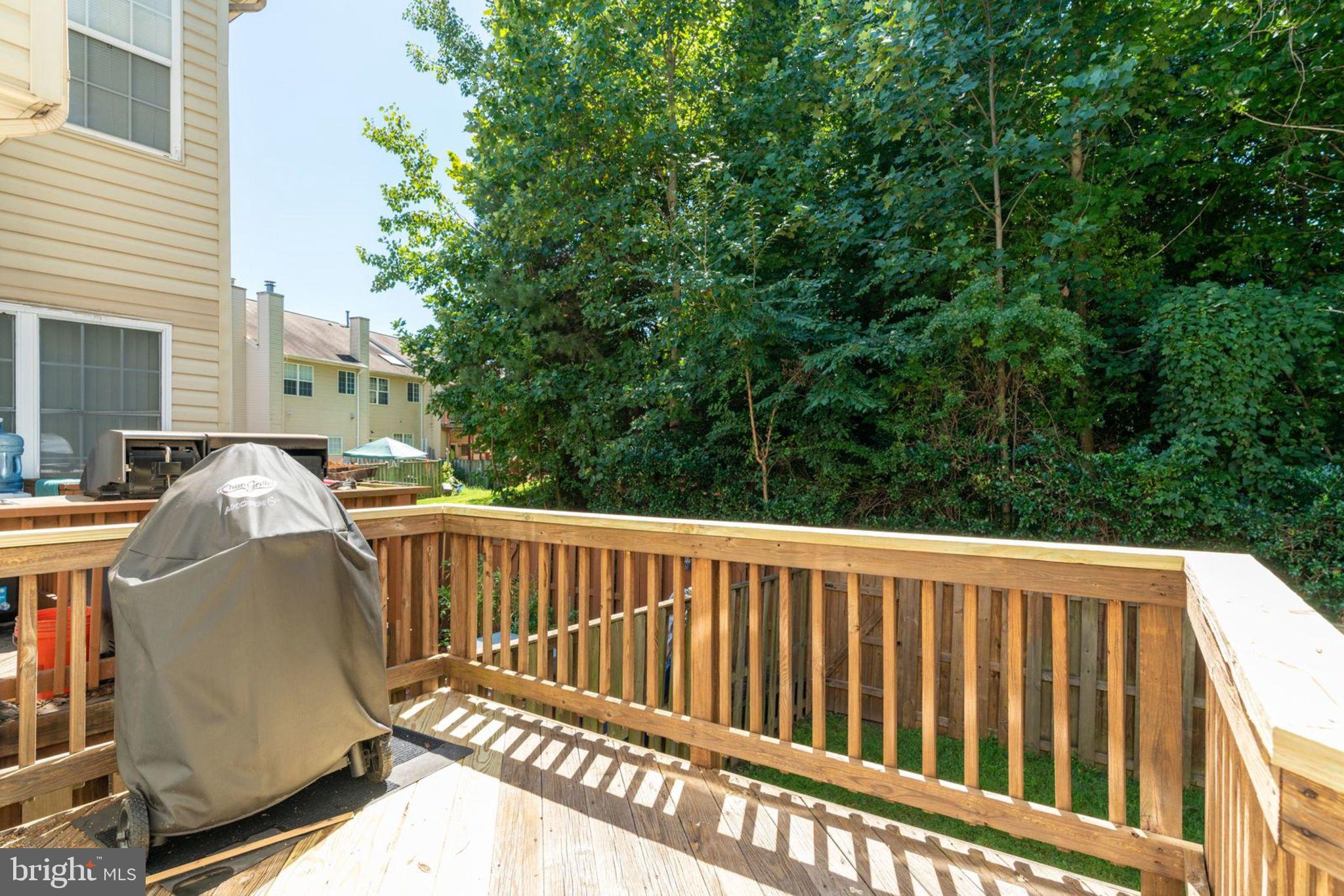 LAKECREST - Residential