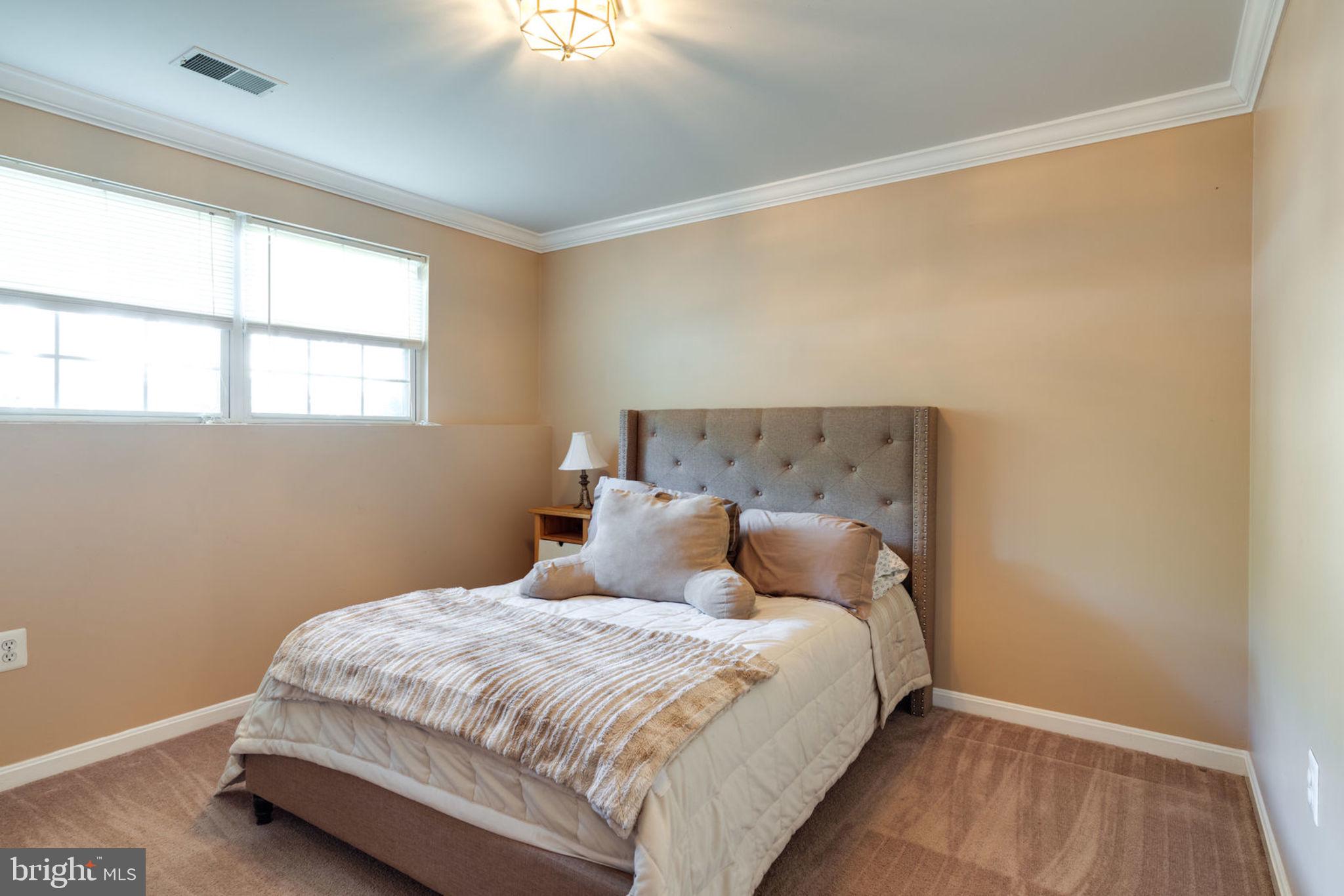 LAKECREST - Residential