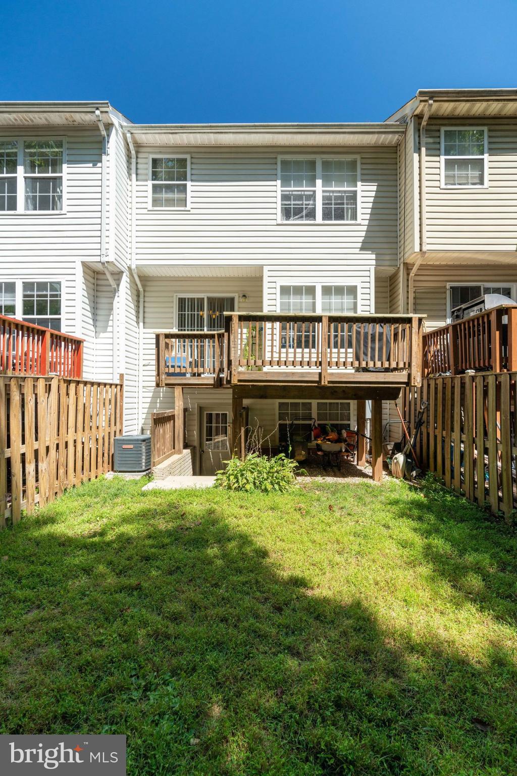 LAKECREST - Residential