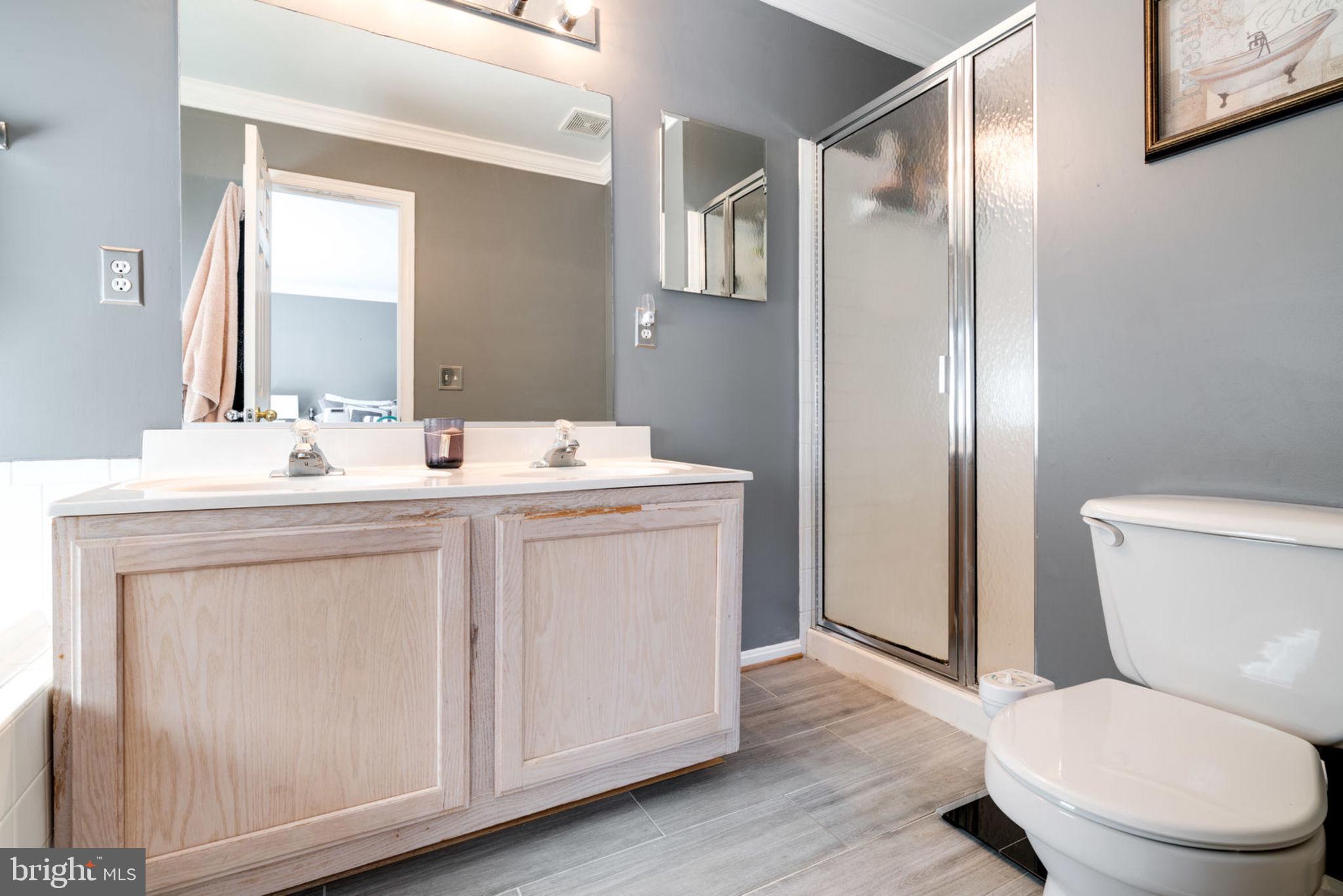 LAKECREST - Residential