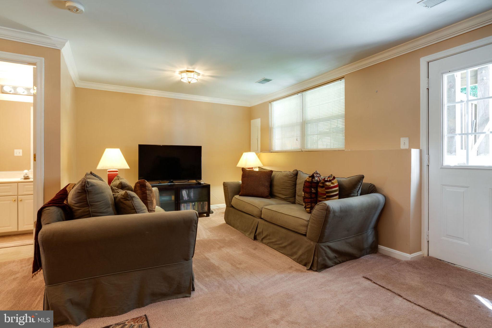 LAKECREST - Residential