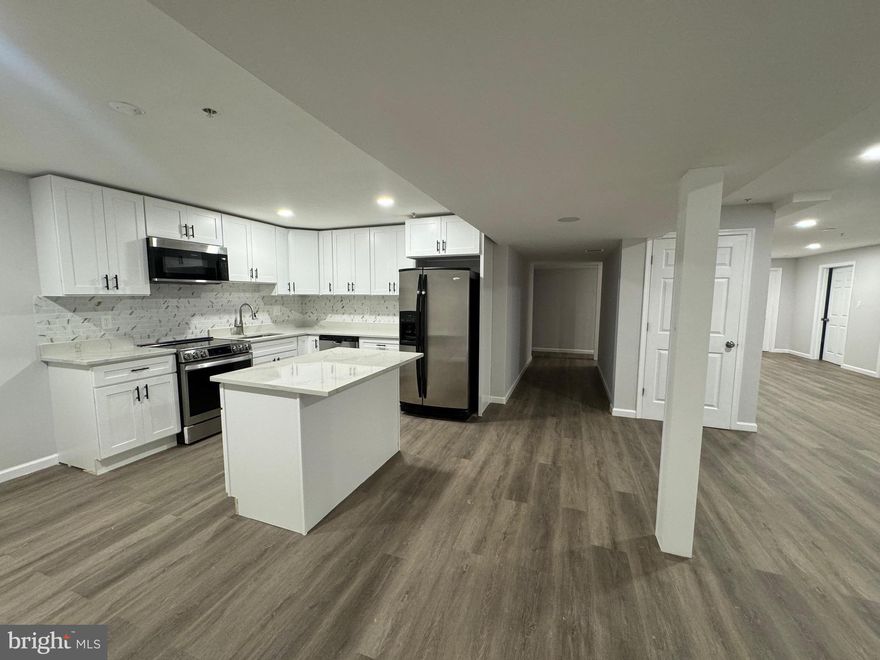 Please read!  Welcome to this large oversized 3bd 2bth 2,200 sqft basement apartment unit!

This basement apartment is larger than most full sized homes boasting over 2,200 sqft of living space!

This basement unit is completely sectioned off and is not assessable to and from the upstairs living space. 

This basement unit has its own entrance and exits

Amenities include: large bedrooms, large kitchen with stainless steel appliances, quartz countertops, recessed lighting throughout, luxury ceramic porcelain tile floor, luxury vinyl plank flooring, washer/dryer, etc

Dont miss the opportunity to rent this large oversized basement apartment located in a quite and sought after suburban neighborhood!

If interested and or to schedule a showing please contact us today