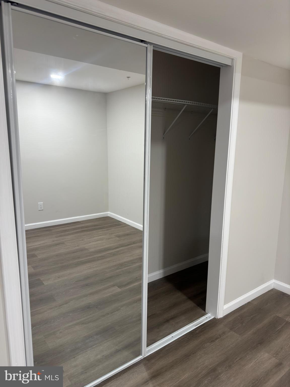 WILSHIRE-PLAT FIVE> - Residential Lease