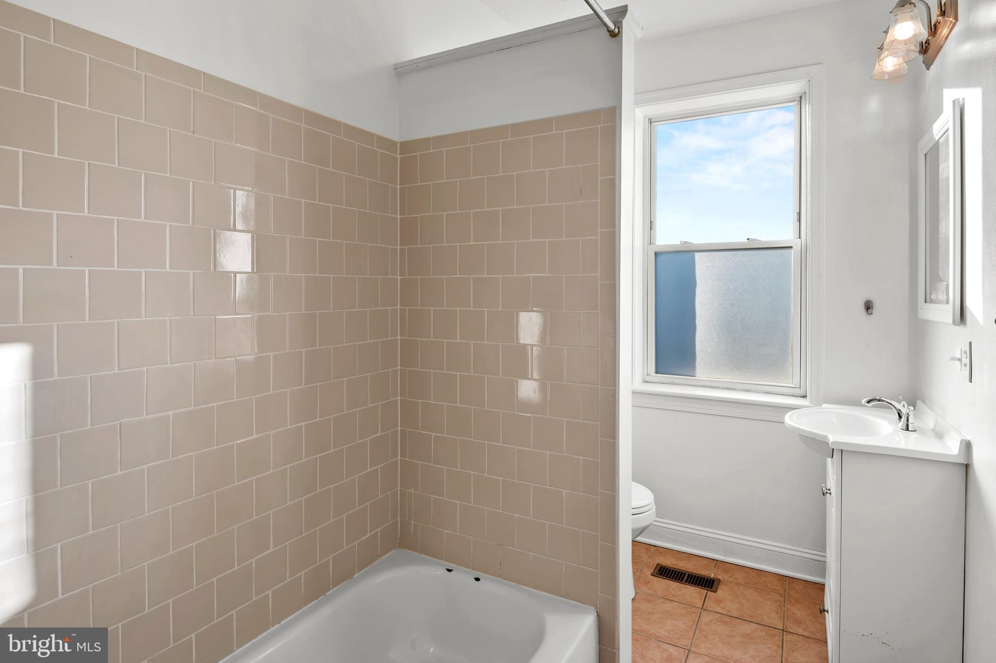 CHARLES VILLAGE - Residential