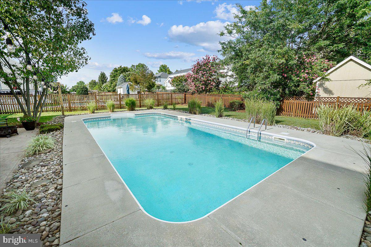 SUN MEADOW - Residential