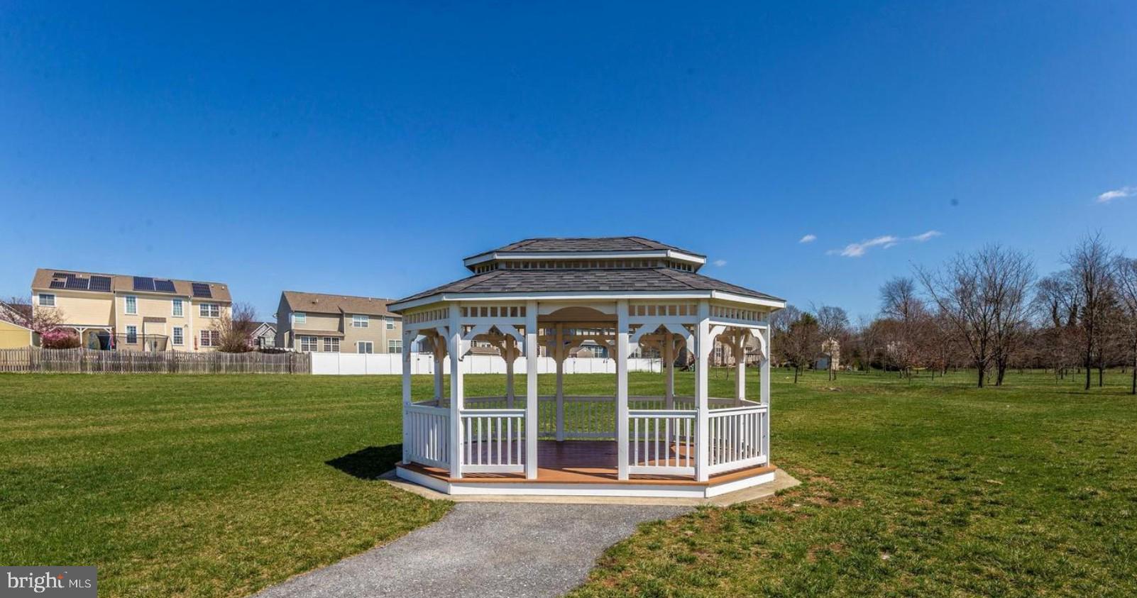 SUN MEADOW - Residential