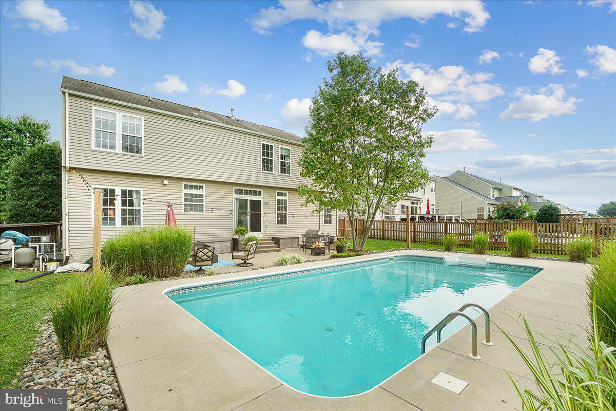 SUN MEADOW - Residential