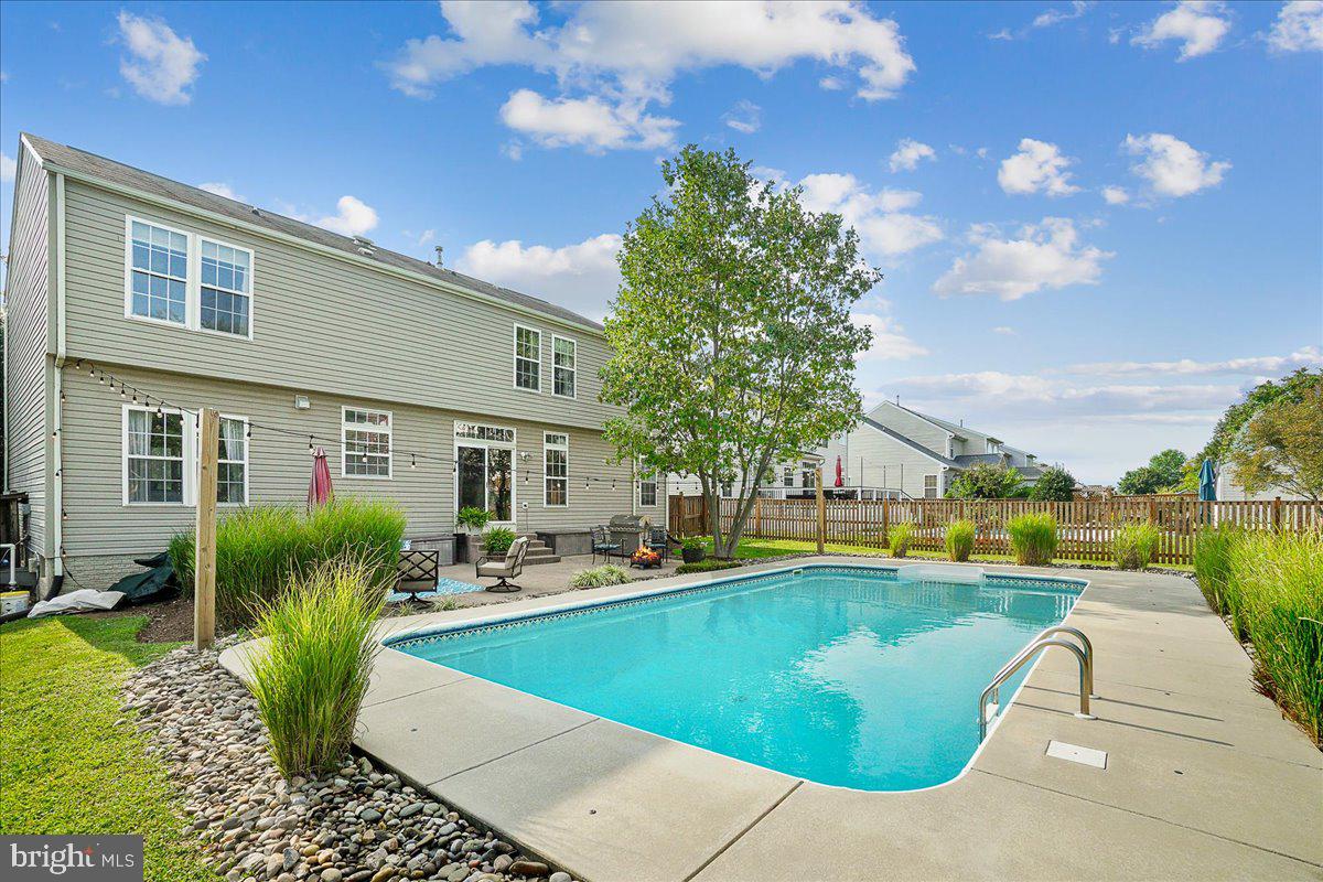 SUN MEADOW - Residential