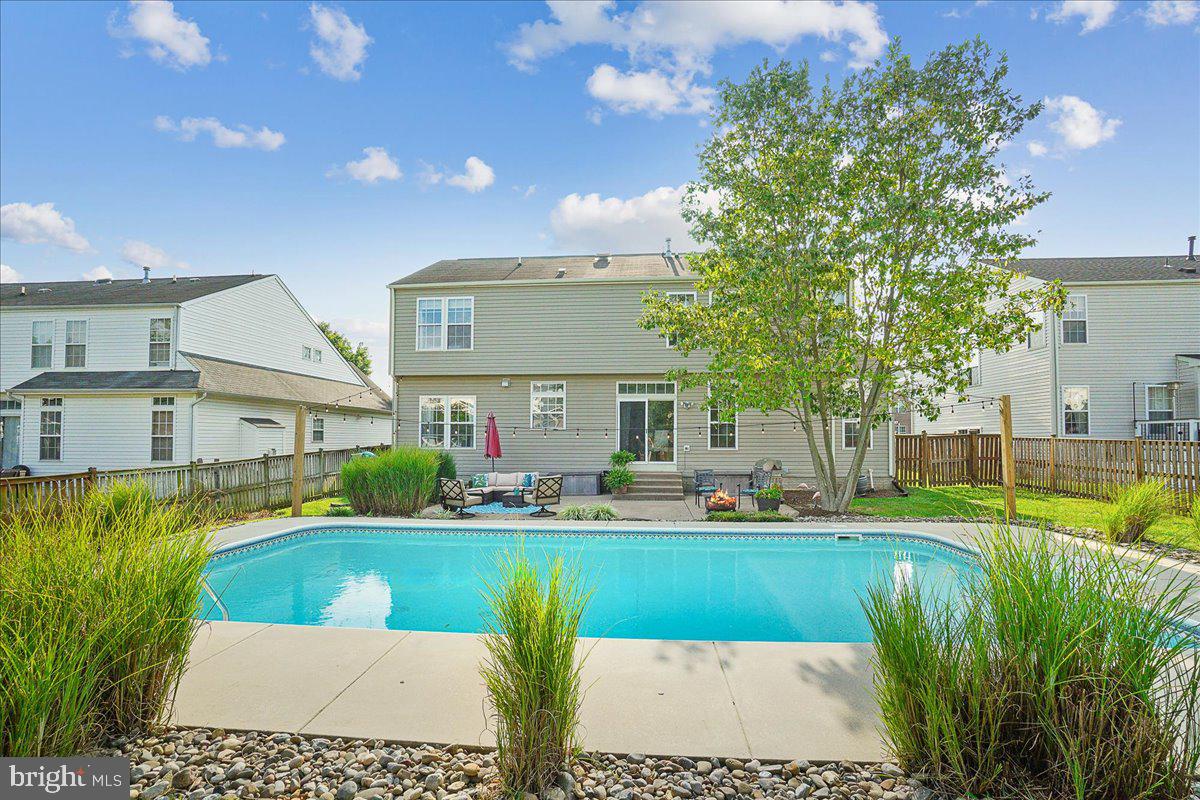 SUN MEADOW - Residential