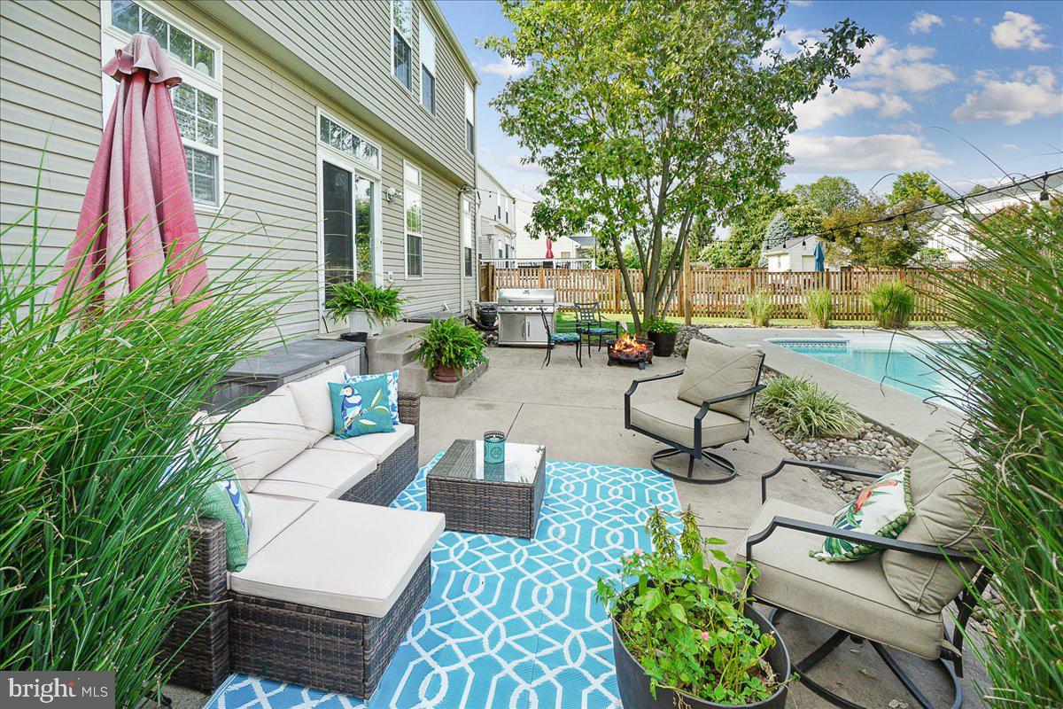 SUN MEADOW - Residential