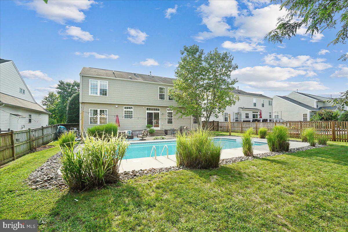 SUN MEADOW - Residential