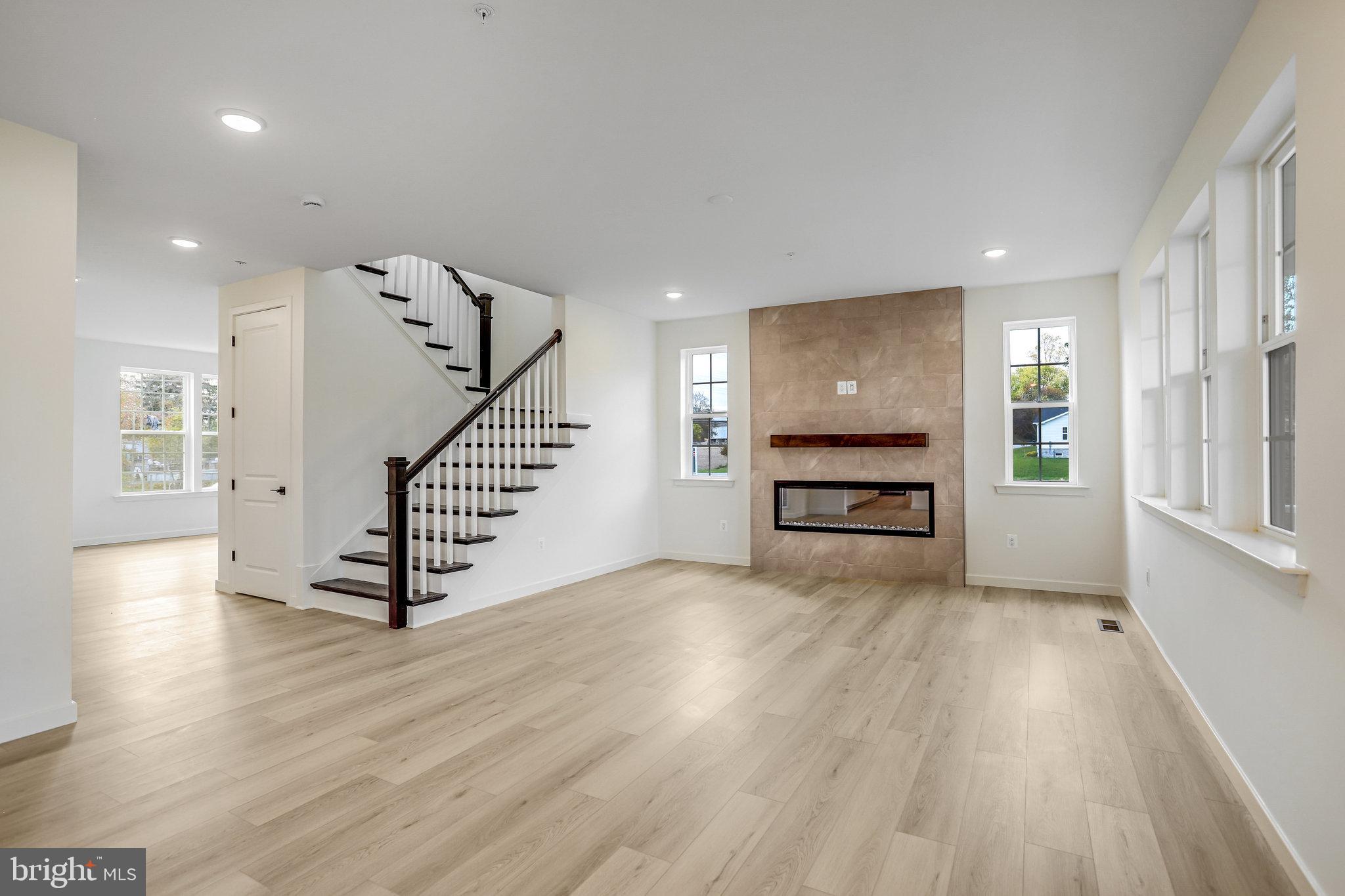 WORTHINGTON GROVE - Residential