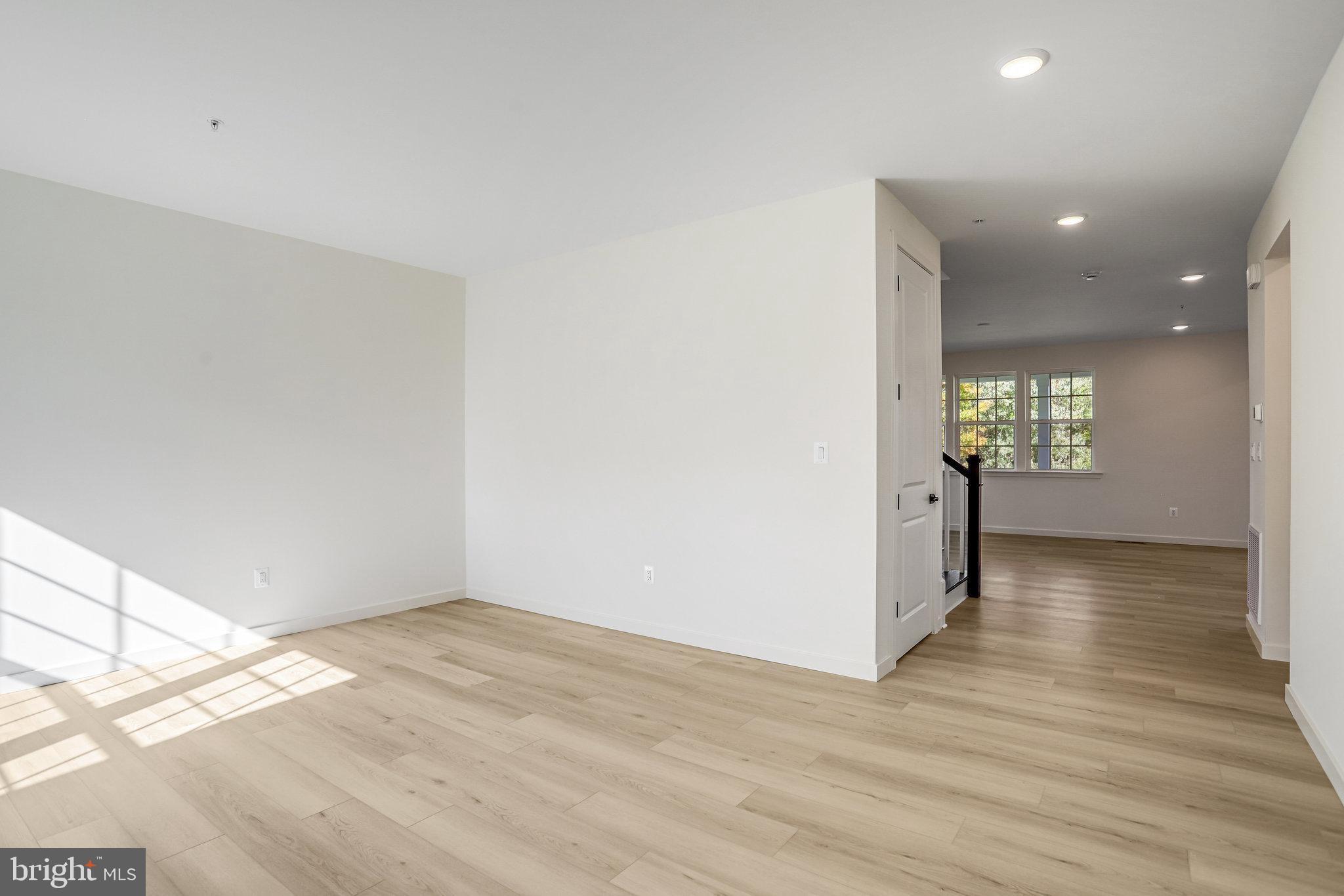 WORTHINGTON GROVE - Residential