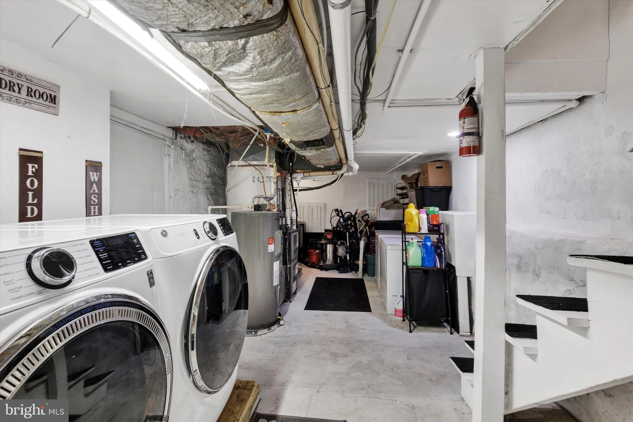 Lancaster, Pennsylvania 17602, United States, 4 Bedrooms Bedrooms, ,2 BathroomsBathrooms,Residential,Pending,139059