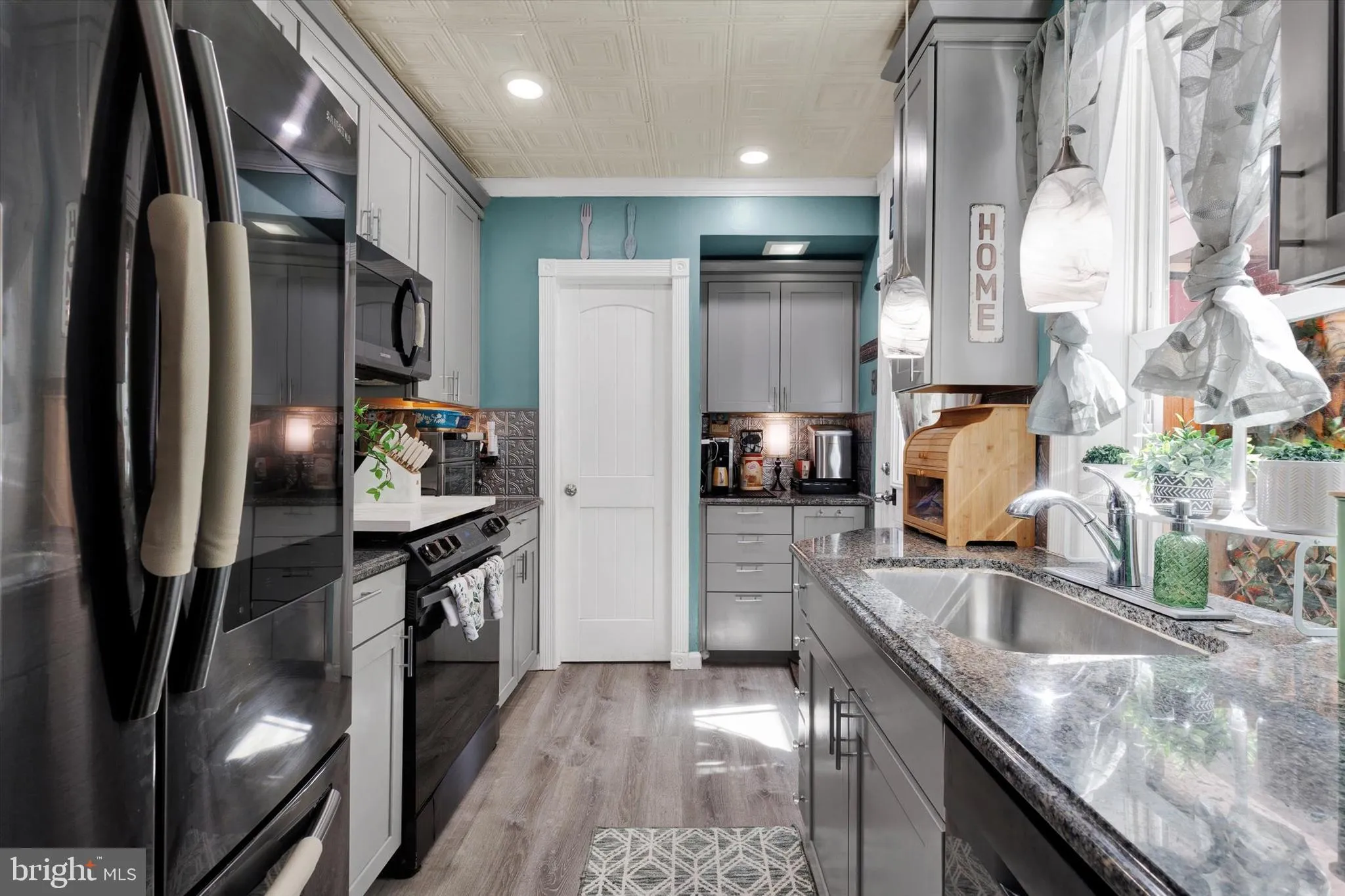 Lancaster, Pennsylvania 17602, United States, 4 Bedrooms Bedrooms, ,2 BathroomsBathrooms,Residential,Pending,139059