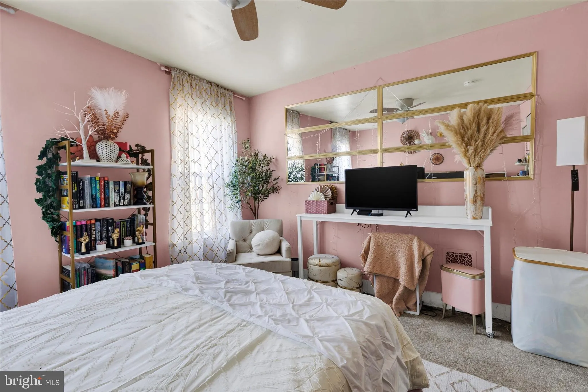 Lancaster, Pennsylvania 17602, United States, 4 Bedrooms Bedrooms, ,2 BathroomsBathrooms,Residential,Pending,139059