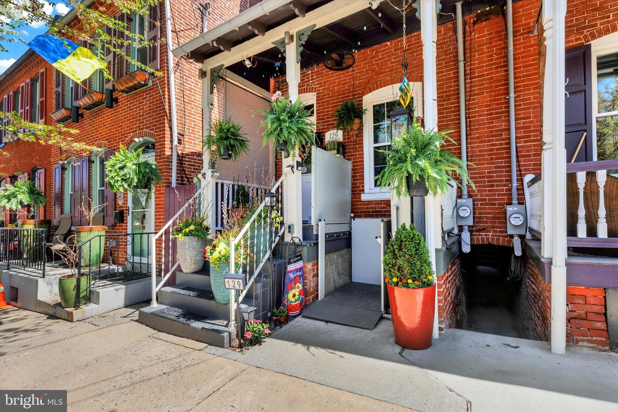 129 N ANN STREET