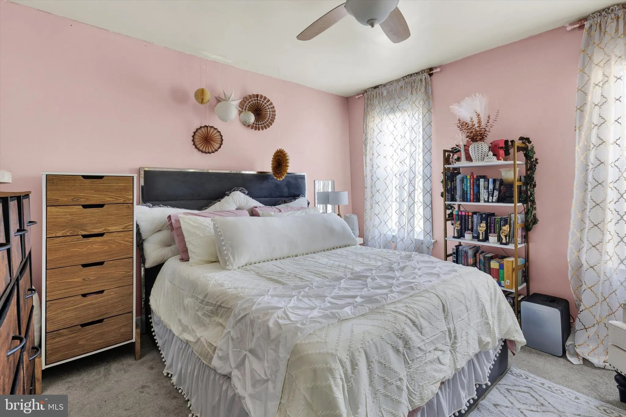 Lancaster, Pennsylvania 17602, United States, 4 Bedrooms Bedrooms, ,2 BathroomsBathrooms,Residential,Pending,139059