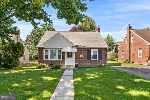 504 Lawrence Road, Havertown, PA MLS: PADE2116928