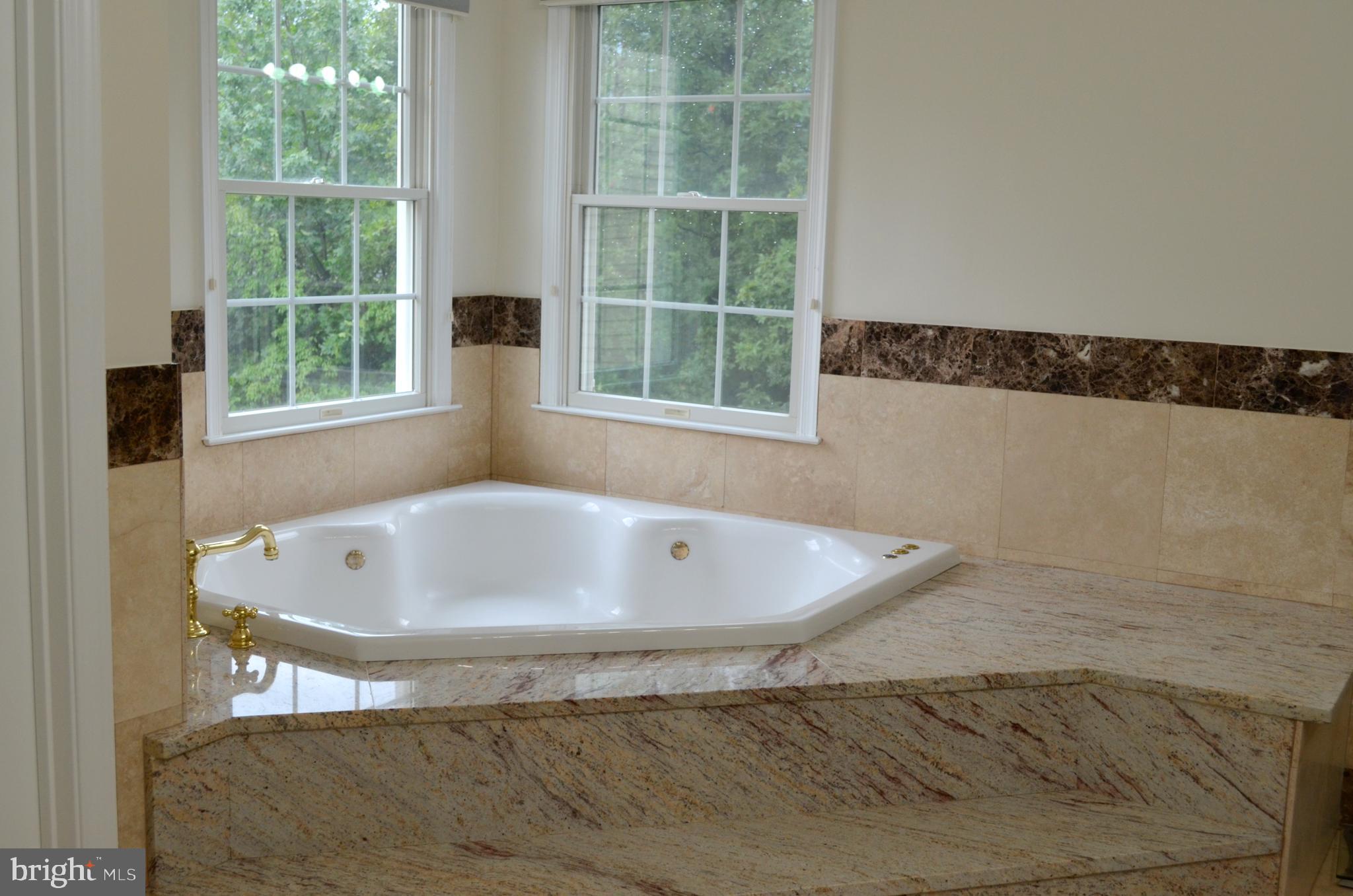 BELMONT COUNTRY CLUB - Residential