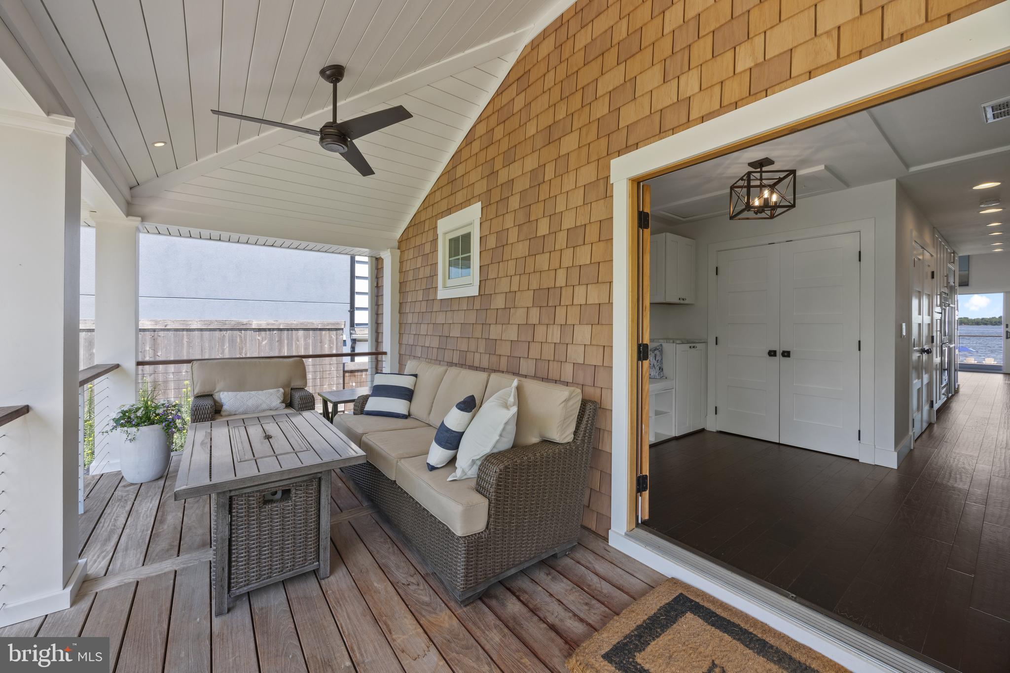 713 COTTAGE DRIVE
