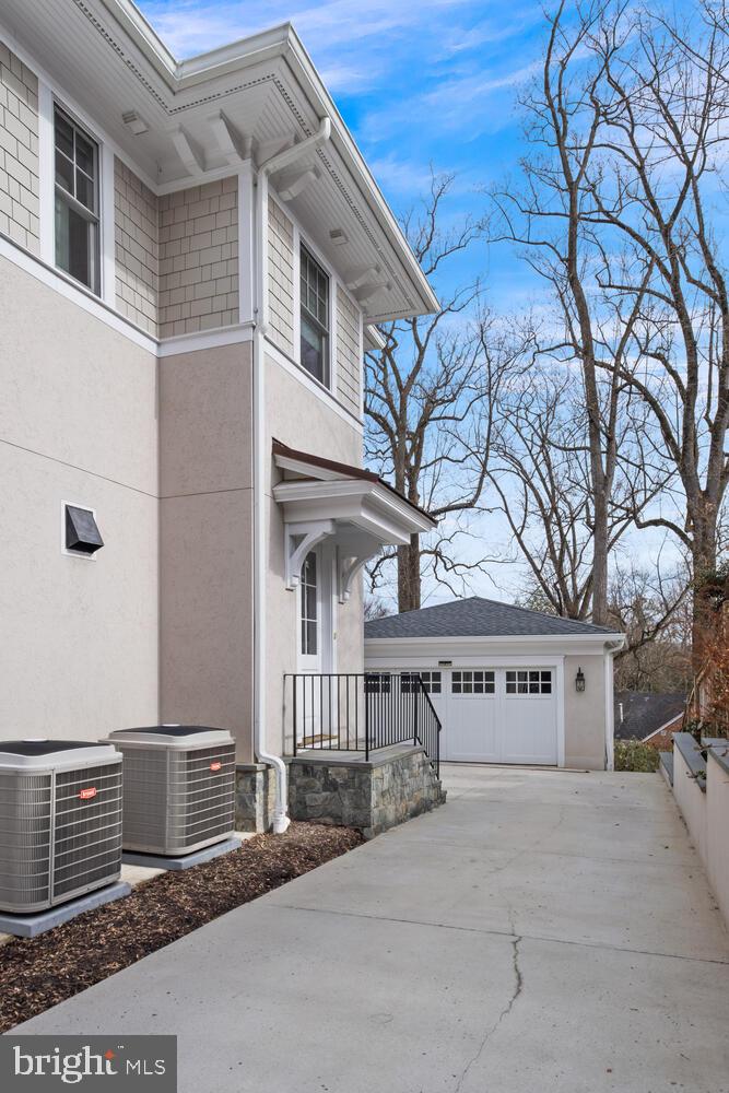 ROLLINGWOOD - Residential