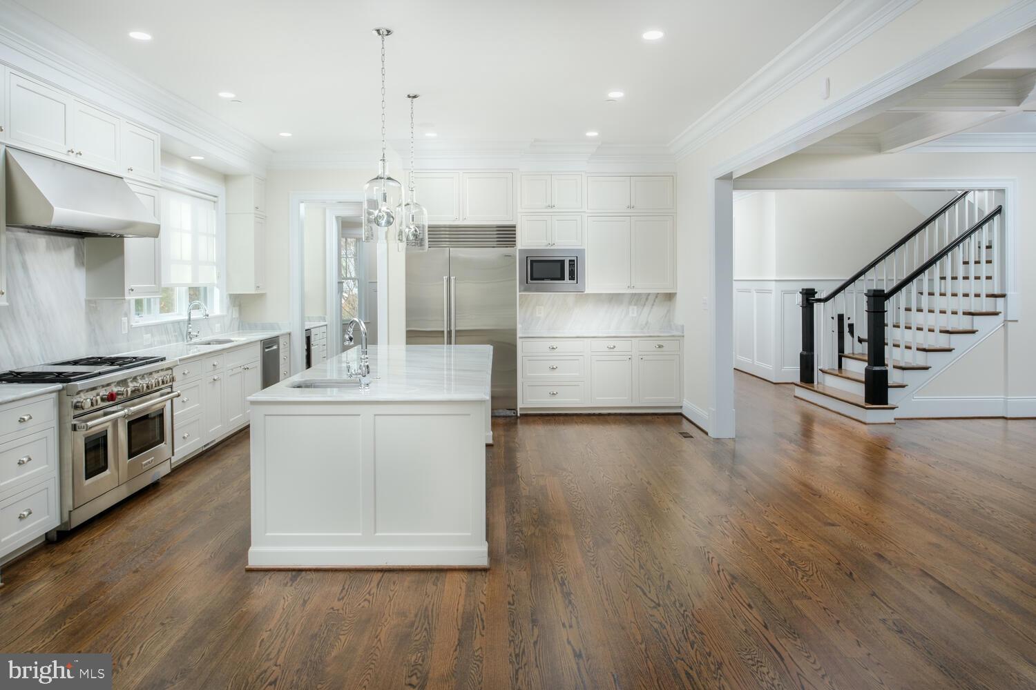 ROLLINGWOOD - Residential