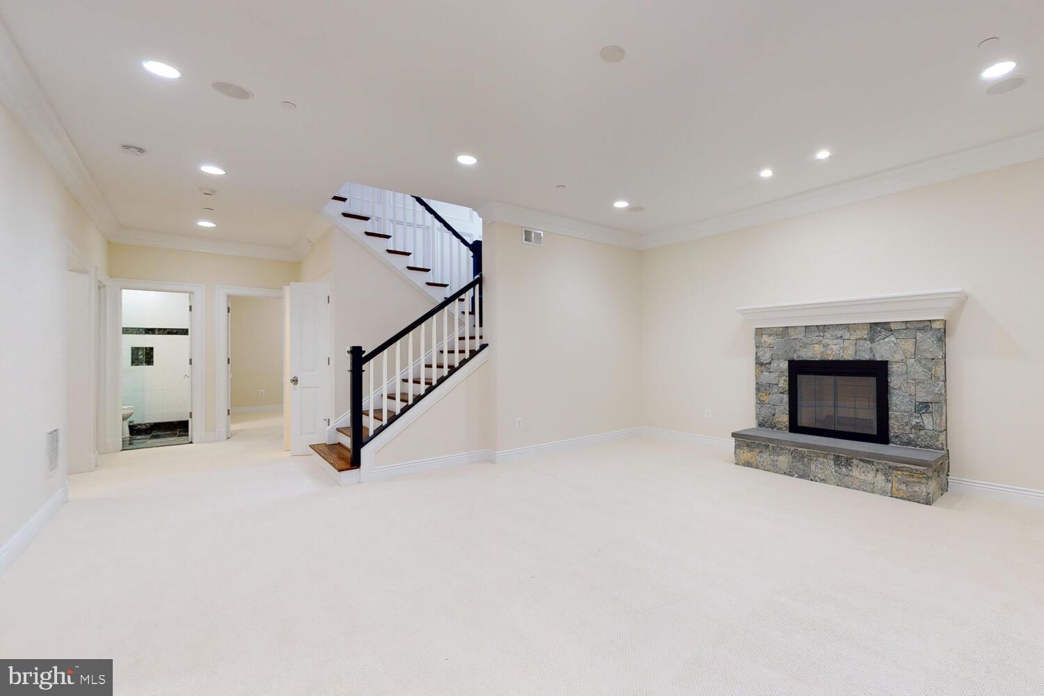 ROLLINGWOOD - Residential