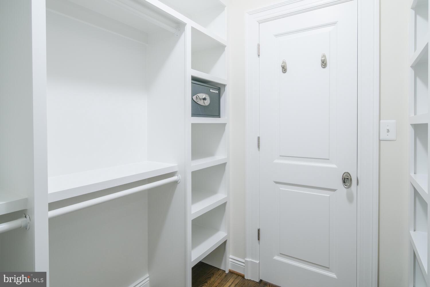 ROLLINGWOOD - Residential