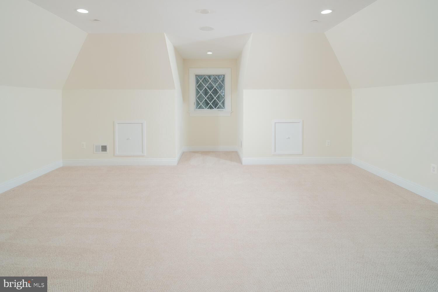 ROLLINGWOOD - Residential